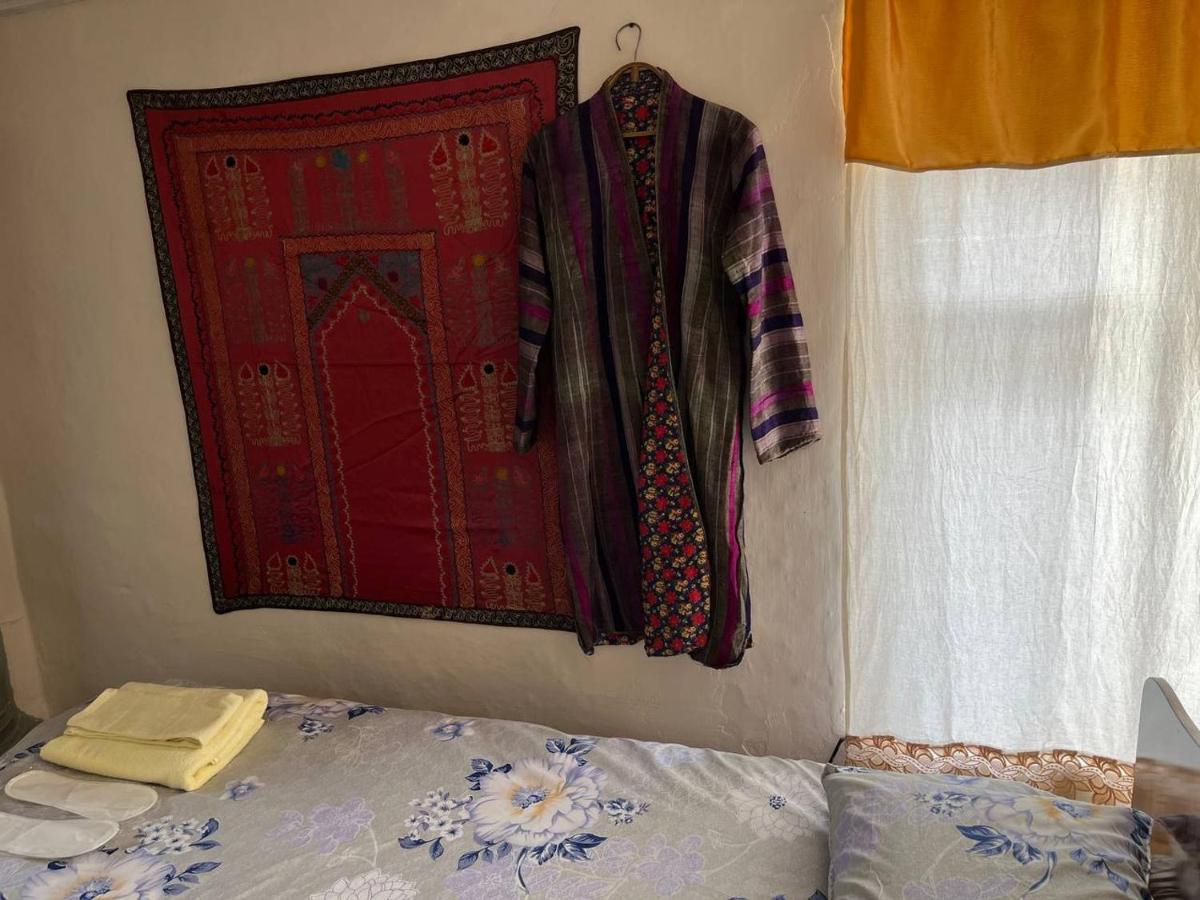 Tasmin Mexr Hostel Samarkand Bagian luar foto