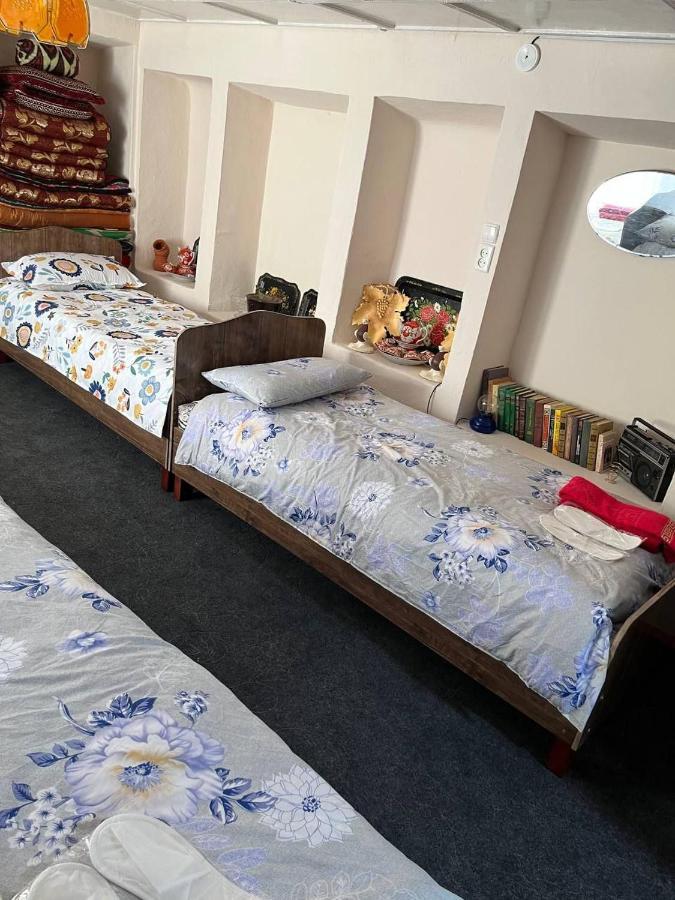Tasmin Mexr Hostel Samarkand Bagian luar foto